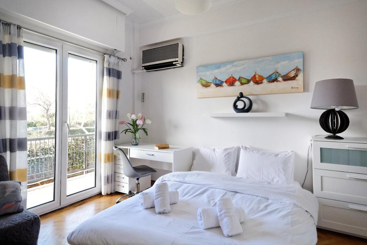 Glyfada Breeze Apartments เอเธนส์ ภายนอก รูปภาพ