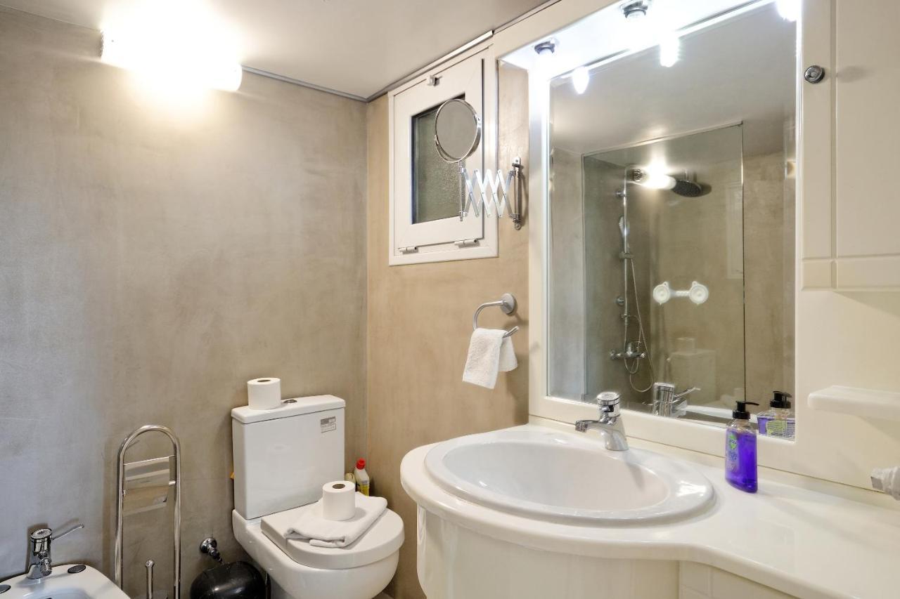 Glyfada Breeze Apartments เอเธนส์ ภายนอก รูปภาพ
