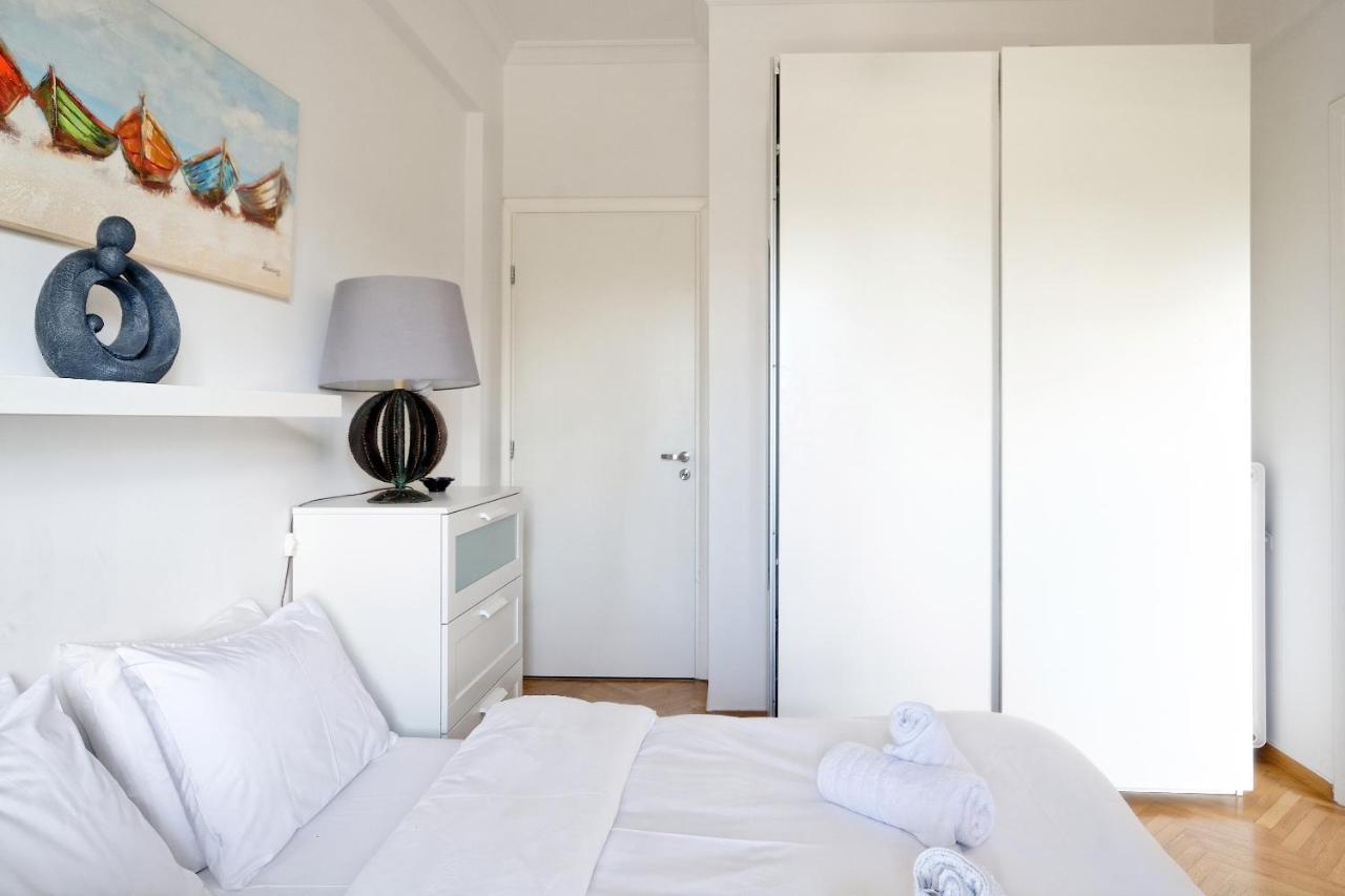 Glyfada Breeze Apartments เอเธนส์ ภายนอก รูปภาพ