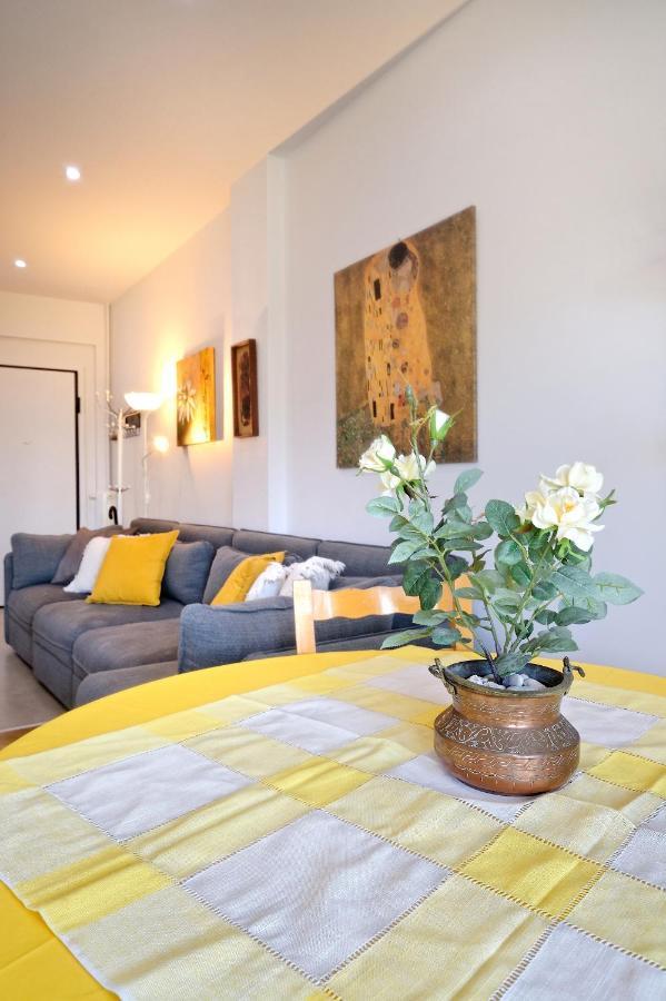Glyfada Breeze Apartments เอเธนส์ ภายนอก รูปภาพ