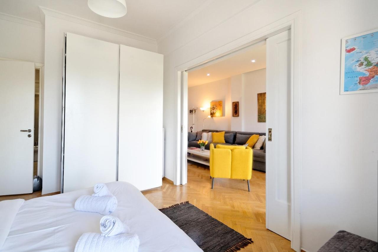 Glyfada Breeze Apartments เอเธนส์ ภายนอก รูปภาพ