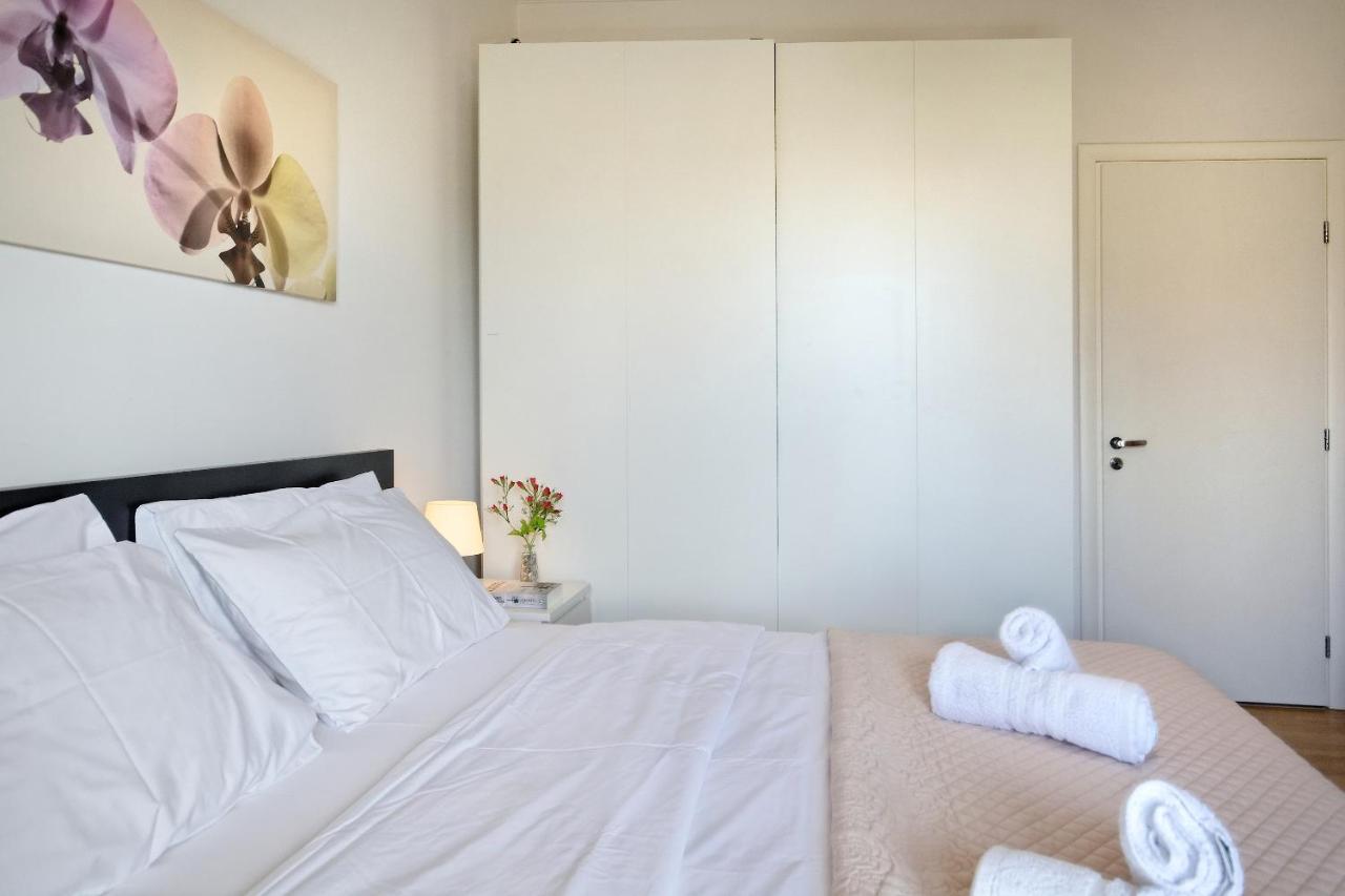 Glyfada Breeze Apartments เอเธนส์ ภายนอก รูปภาพ