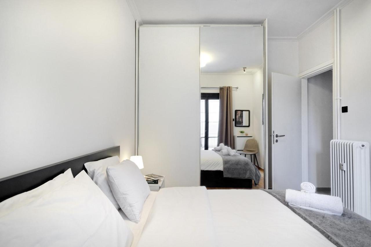 Glyfada Breeze Apartments เอเธนส์ ภายนอก รูปภาพ